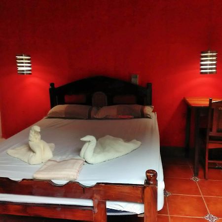 Hostal Casa Ivana León المظهر الخارجي الصورة