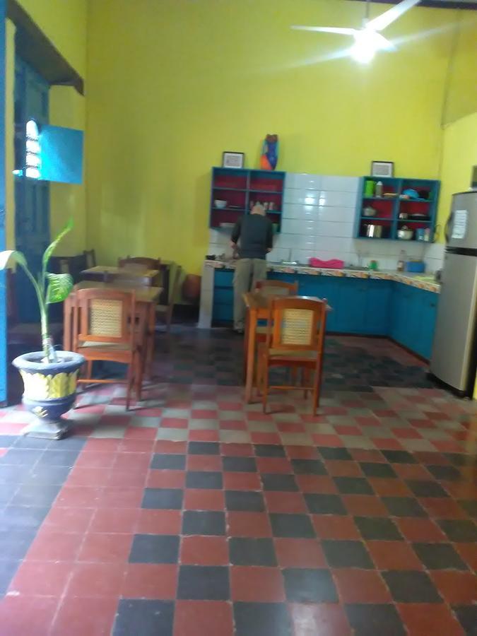 Hostal Casa Ivana León المظهر الخارجي الصورة