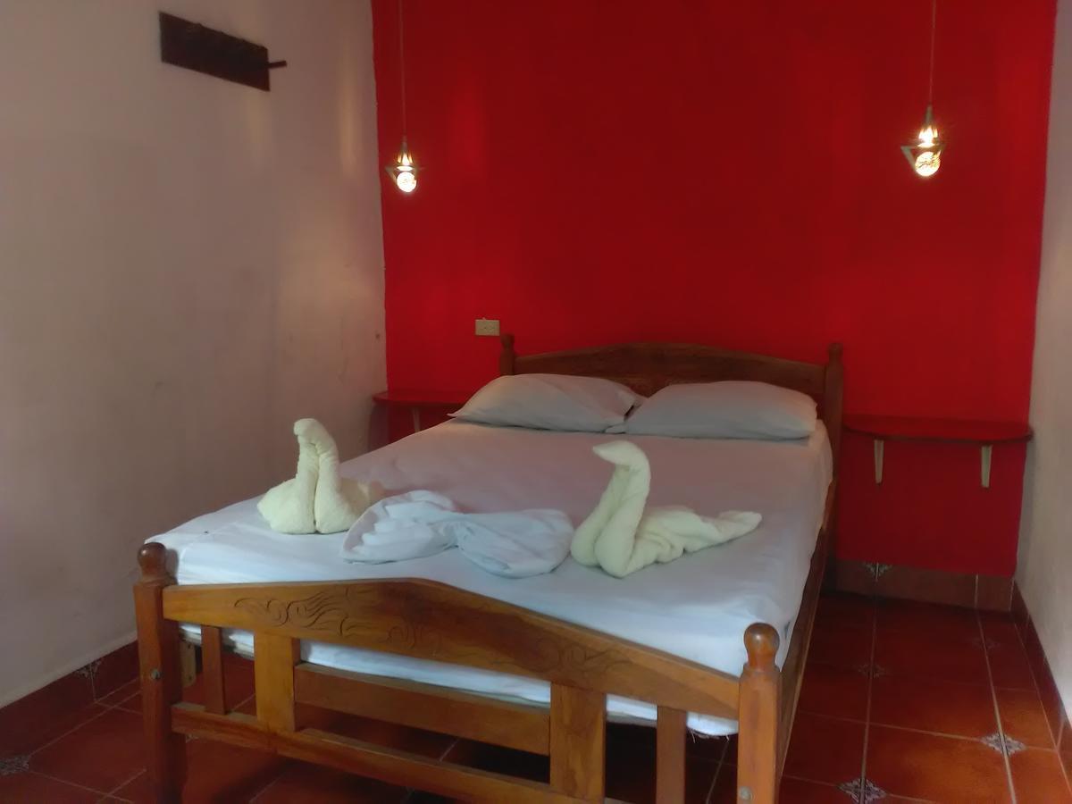 Hostal Casa Ivana León المظهر الخارجي الصورة