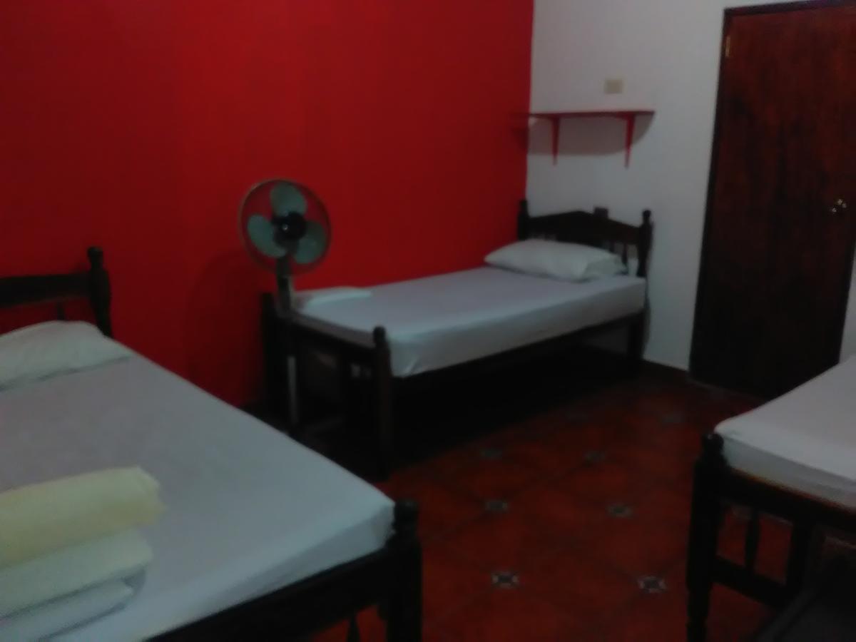 Hostal Casa Ivana León المظهر الخارجي الصورة