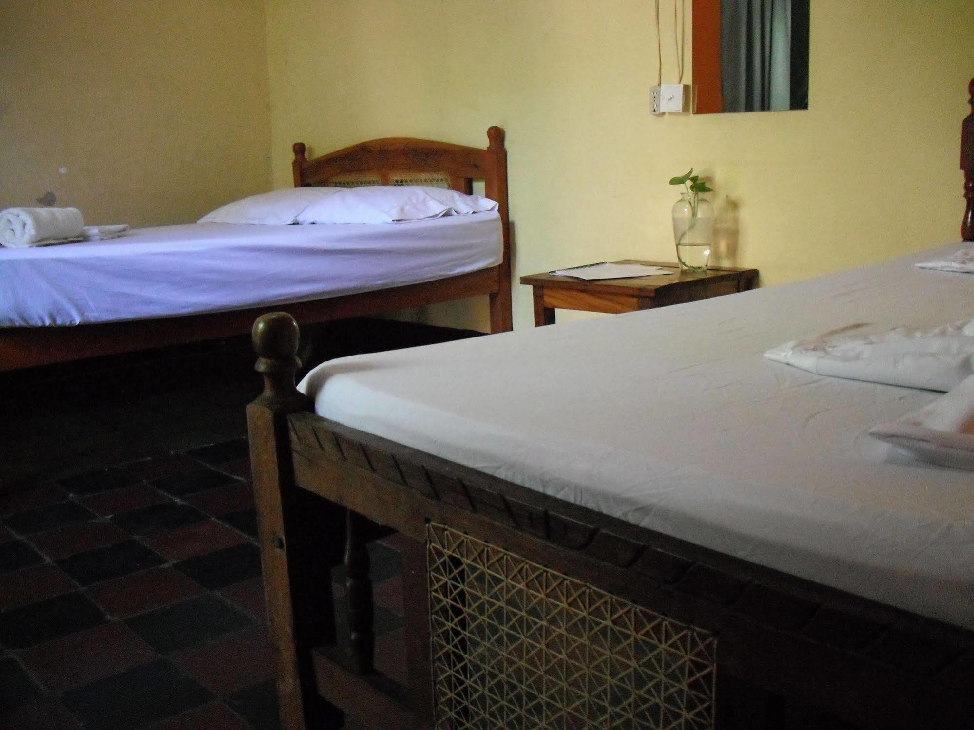 Hostal Casa Ivana León المظهر الخارجي الصورة