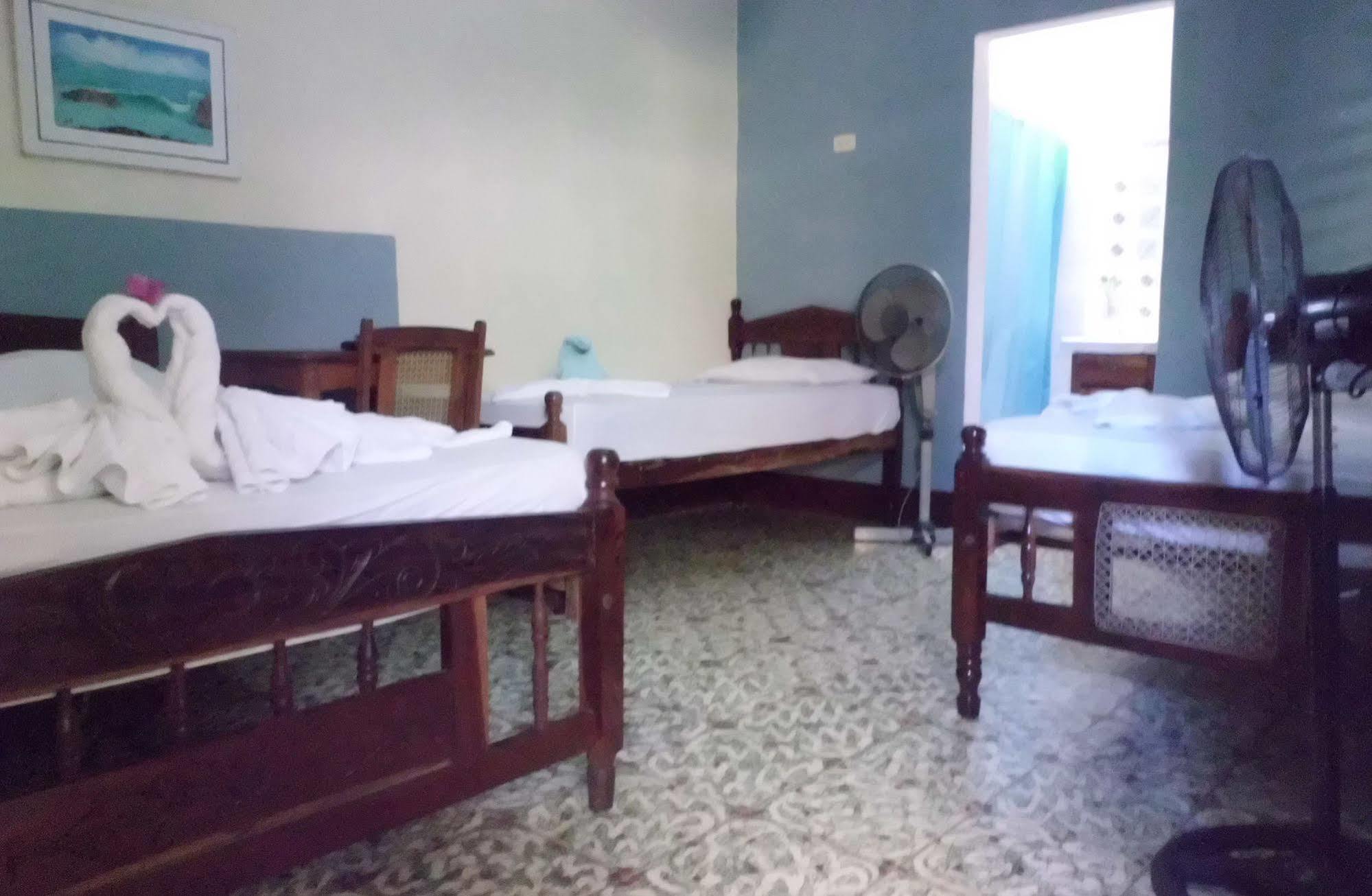 Hostal Casa Ivana León المظهر الخارجي الصورة