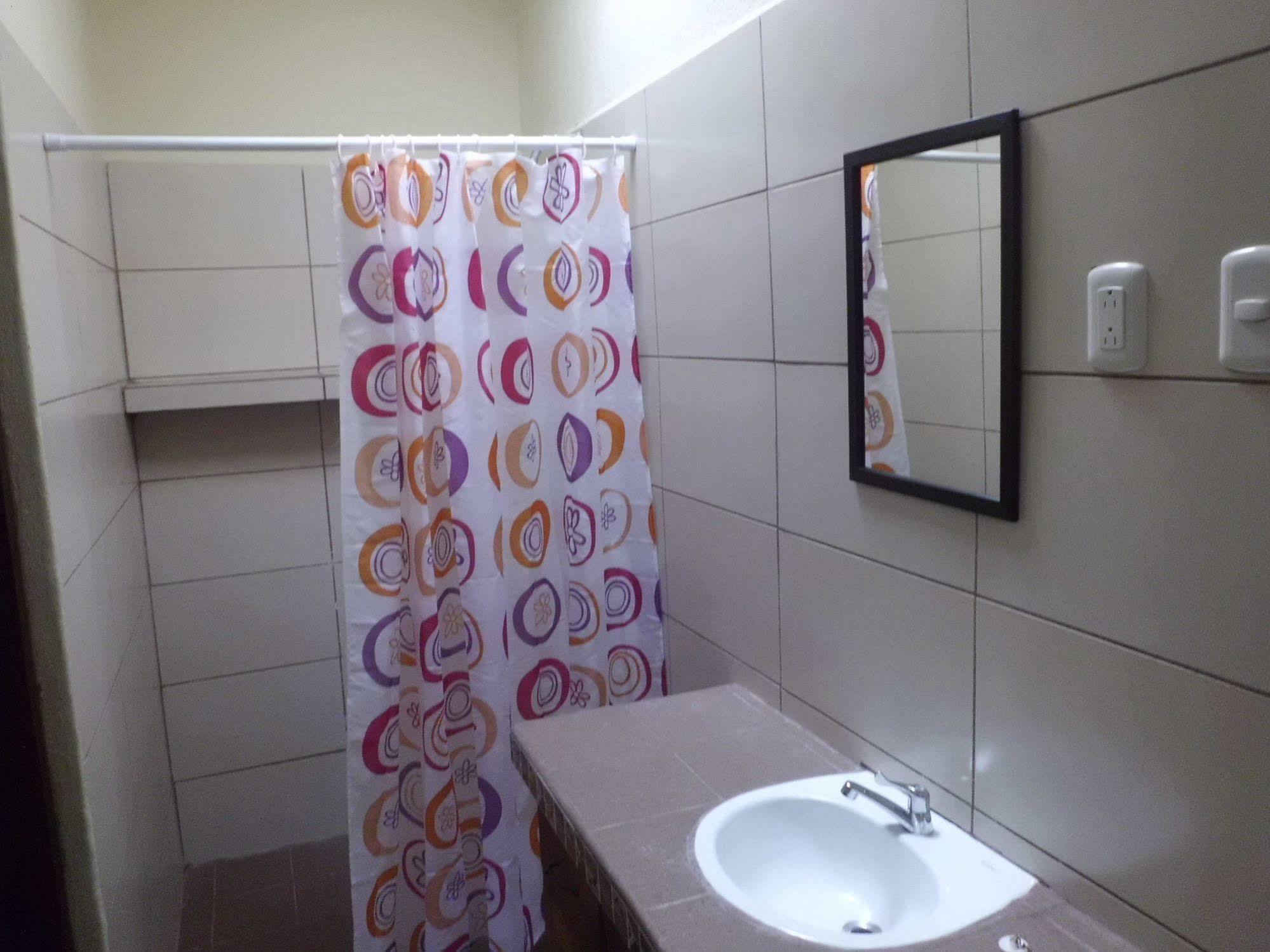 Hostal Casa Ivana León المظهر الخارجي الصورة