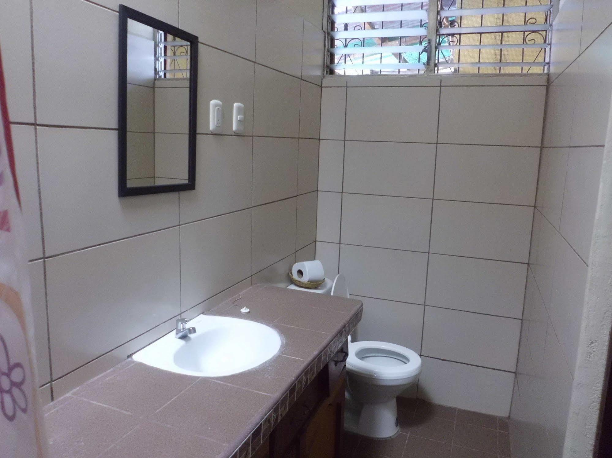 Hostal Casa Ivana León المظهر الخارجي الصورة