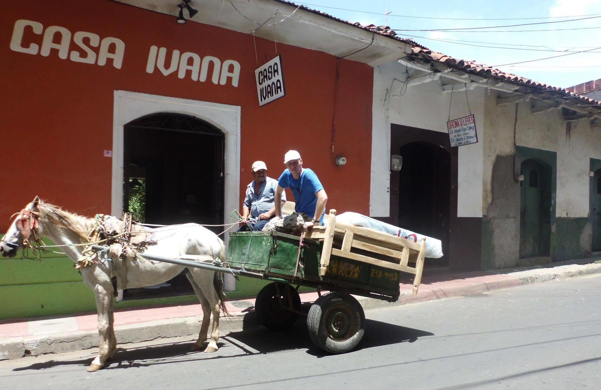 Hostal Casa Ivana León المظهر الخارجي الصورة