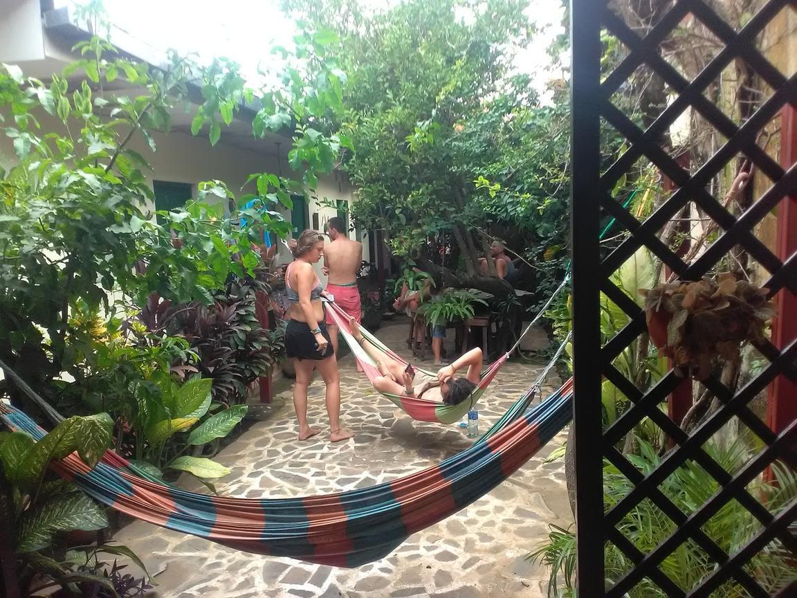 Hostal Casa Ivana León المظهر الخارجي الصورة